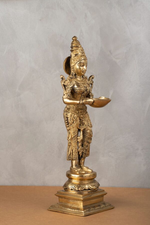 PR-BR-002D Paavai Deepam