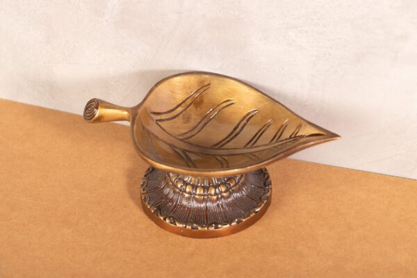 PR-BR-030C Peepal Tree Leaf Lamp