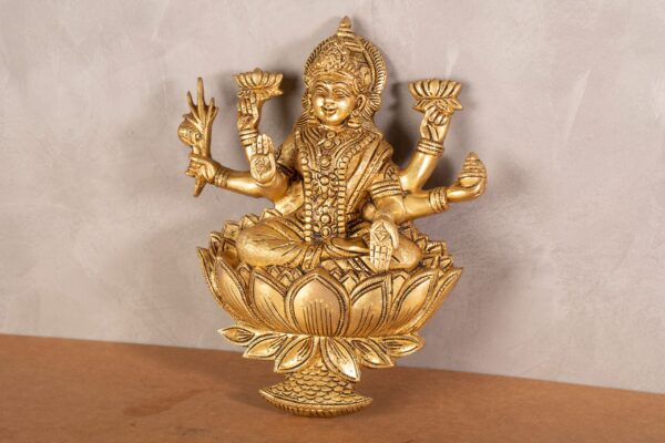 PR-BR-059B Goddess Lakshmi on Lotus