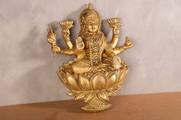 PR-BR-059C Goddess Lakshmi on Lotus