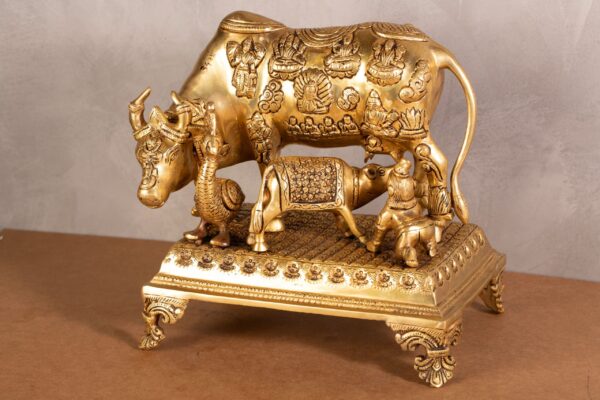 PR-BR-060C Nandhi with Peacock and Calf
